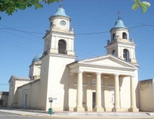 Plaza Bartolomé Mitre e iglesia San José de los Arrecifes