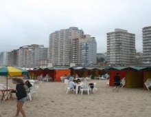 Playa de Miramar, Costa con los edificios