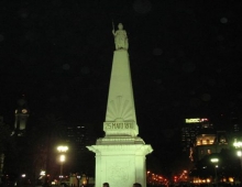 Plaza de Mayo iluminada - 