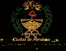 esto tiene por lo menos 10 metros de alto